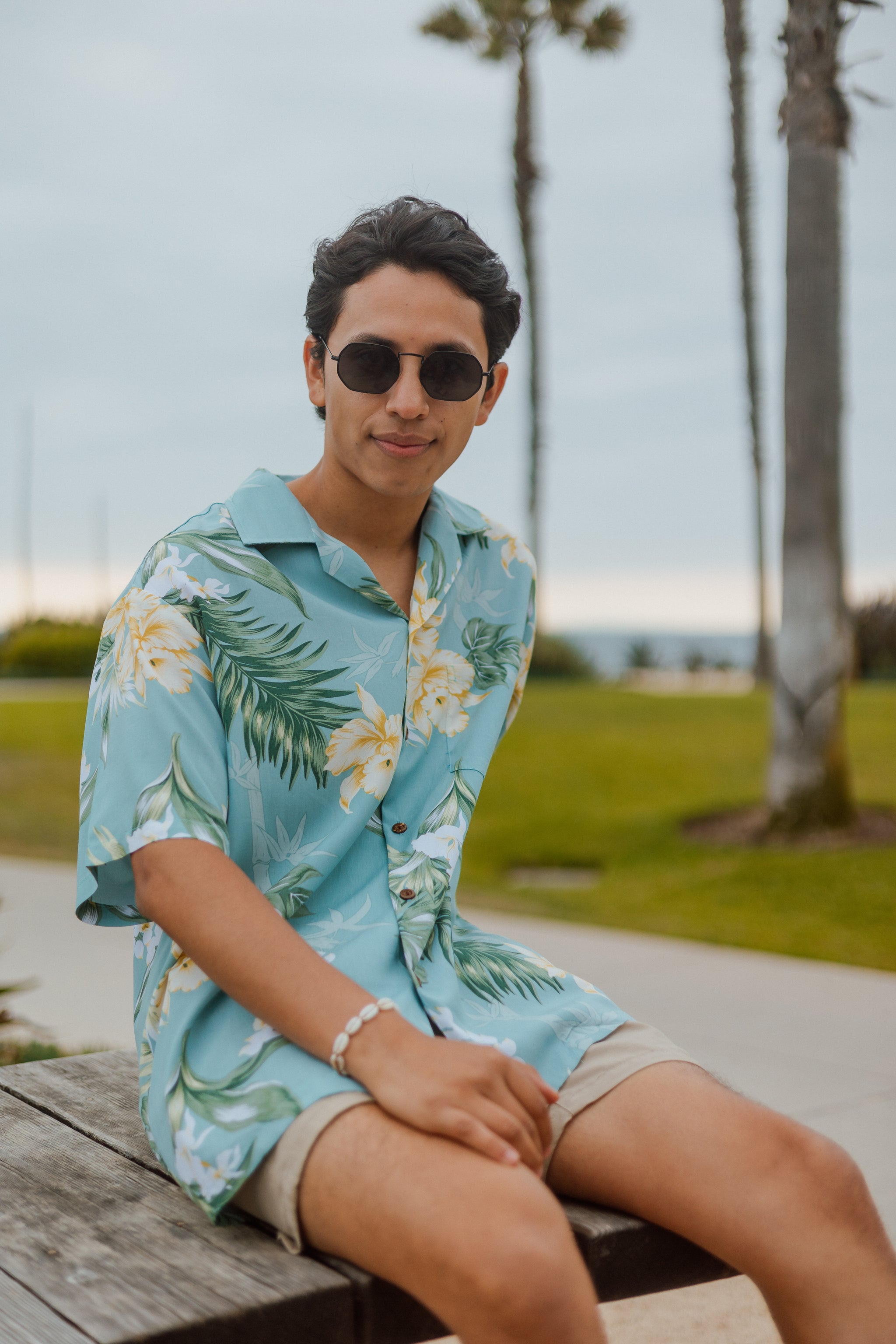 Bamboo Ginger Men's Aloha Shirt, Made in Hawaii – Ninth Isle Bamboo Ginger Men's Aloha Shirt, Made in Hawaii – Ninth Isle