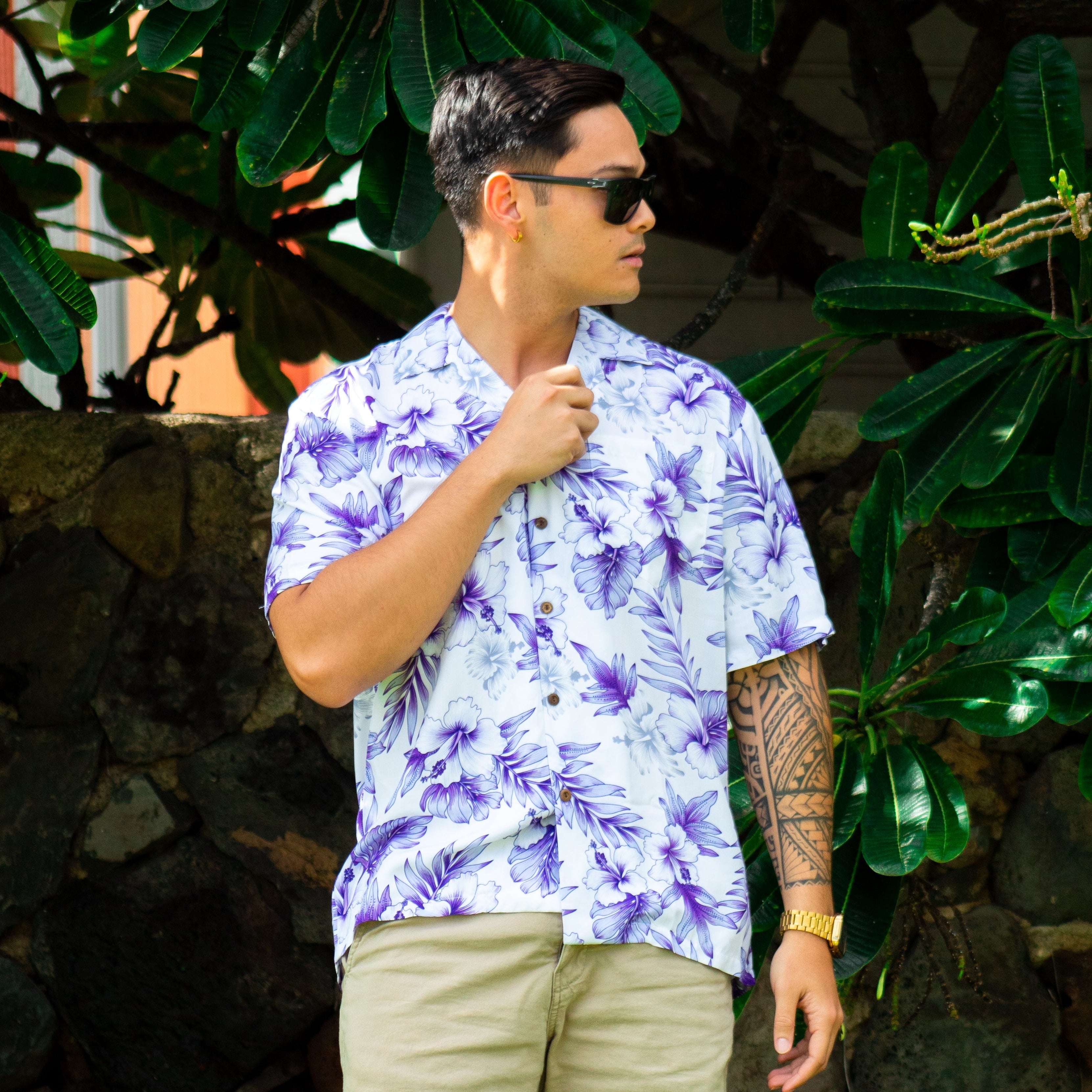 White Hibiscus Slim Fit Hawaiian Aloha Shirts for men made in Hawaii