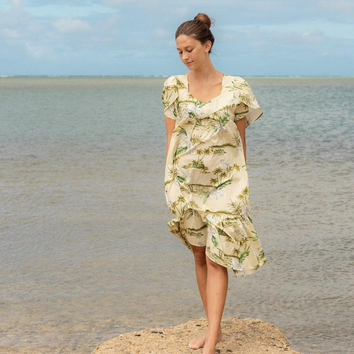short muumuu dress Short Hawaiian Muumuu Dress Kalokoi Forest White / M